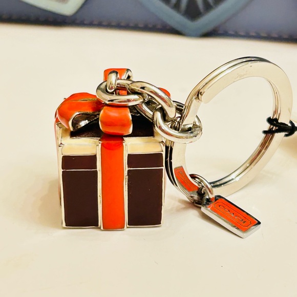Coach Present Gift Box Keychain/ Bag Charm - Picture 9 of 9